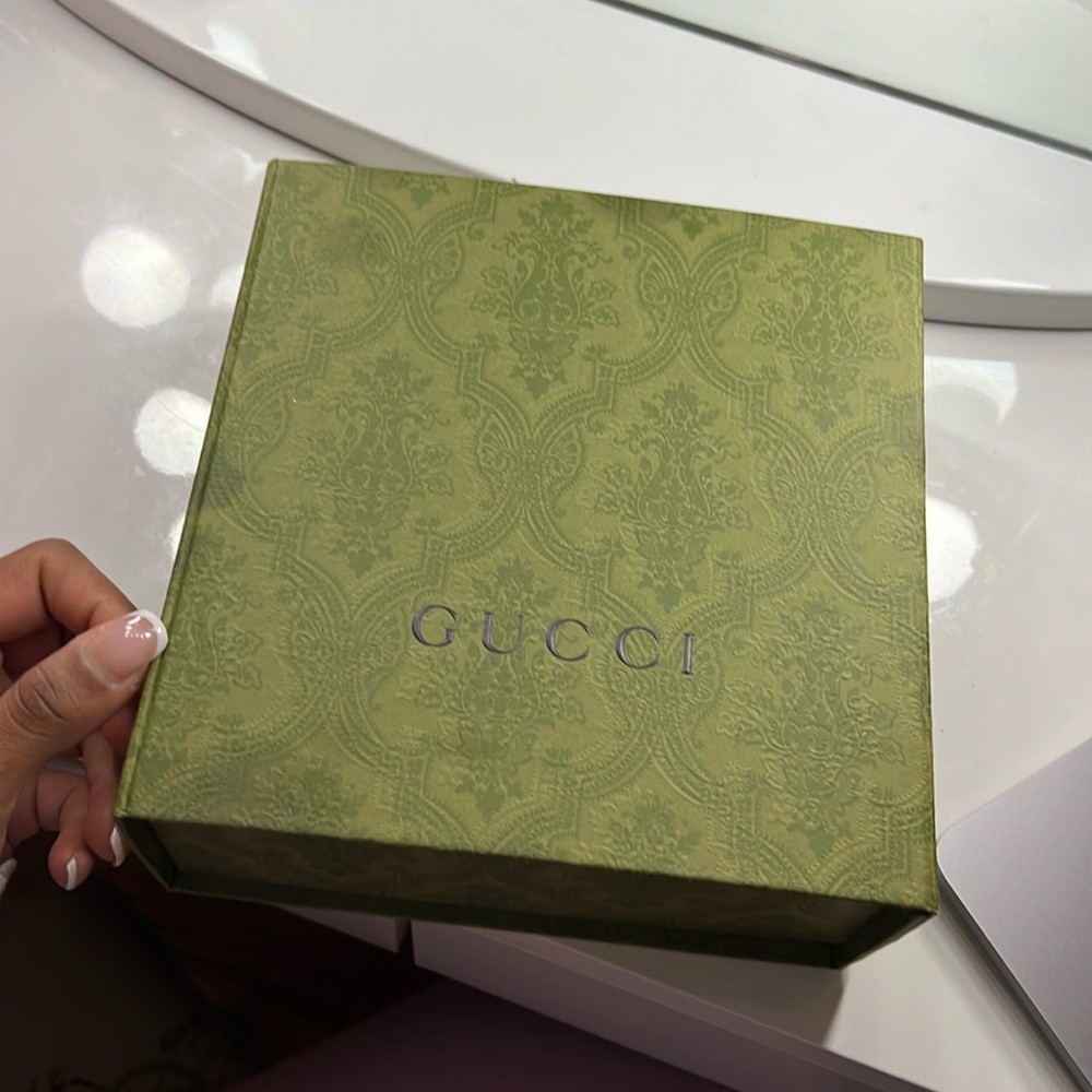 Gucci Belt Tag with box - Picture 2 of 7